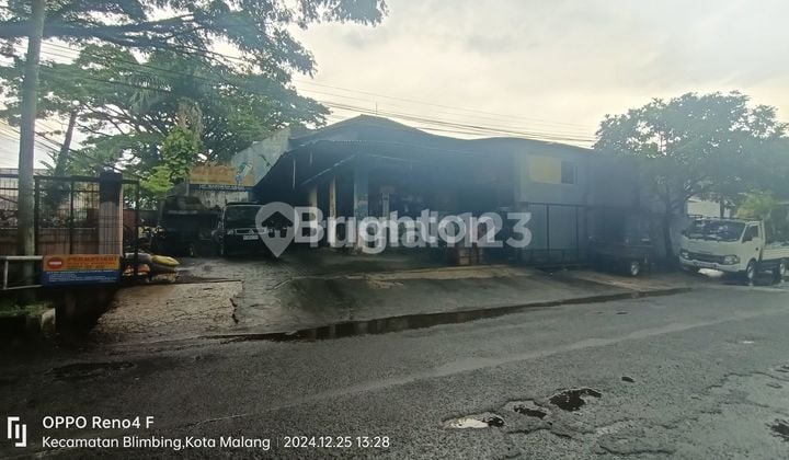Toko dan Gudang Bahan Bangunan Strategis Pinggir Jalan Raya Sulfat LT. 298 m2 di Jl. Sulfat, Purwantoro, Kec. Blimbing, Kota Malang