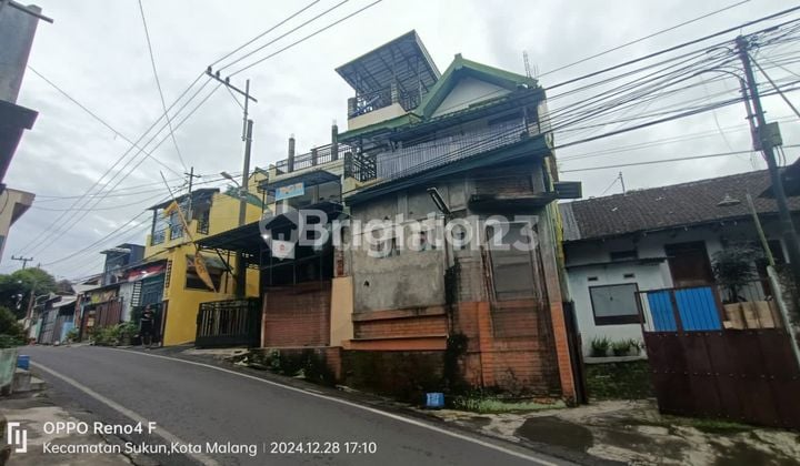 Rumah Strategis Pinggir Jalan Cocok Untuk Kos-kosan di jl klayatan 3, Kel Bandungrejosari, Sukun, Kota Malang