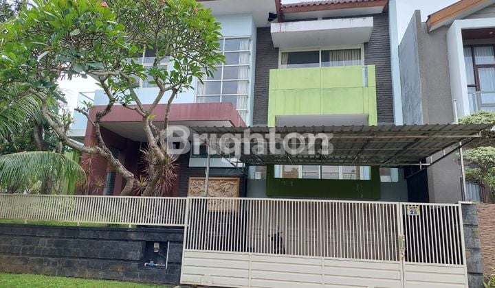 Rumah Hook 2,5 Lantai LT 342 m2 di Raya Nieuw Indie Araya, Pandanwangi, Kec. Blimbing, Kota Malang