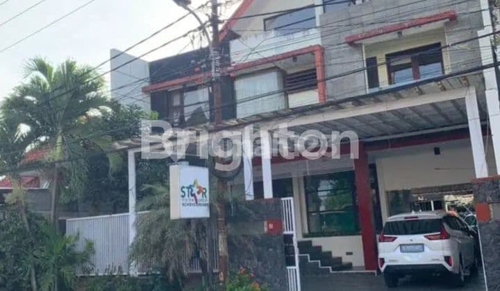 Rumah 3 Lantai LT. 401 m2 di Jl. Dewandaru Dlm. Timur, Jatimulyo, Kec. Lowokwaru, Kota Malang