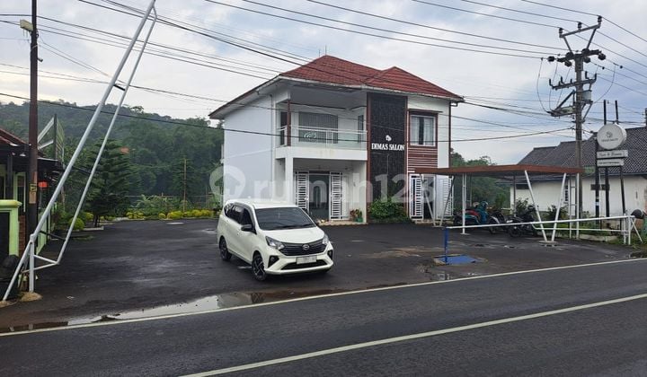 Rumah 2 lantai di samping jalan raya lokasi strategis
