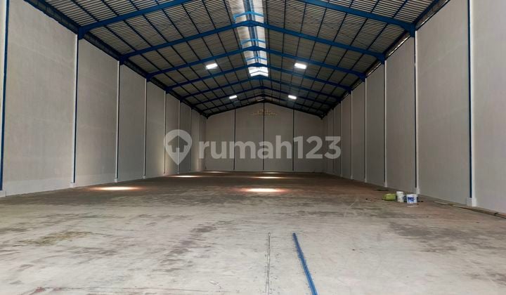 Gudang baru dekat PIK 2 Gudang di Jalan Prancis 1500 m Baru