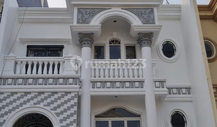 DISEWAKAN RUMAH PIK UK 8X20 FULL FURNISH