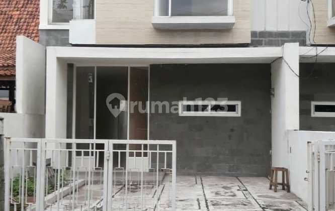 Rumah Bagus Dua Lantai Rungkut Barata Surabaya Kota Medokan