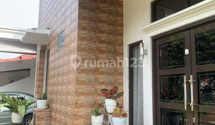 Rumah 2 Lantai Bagus Siap Huni di Graha Raya Bintaro