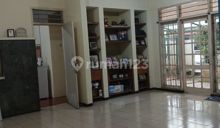 Rumah Hoek Baru di Renovasi 1.5 Lt di Bintaro Permai Jaksel SHM