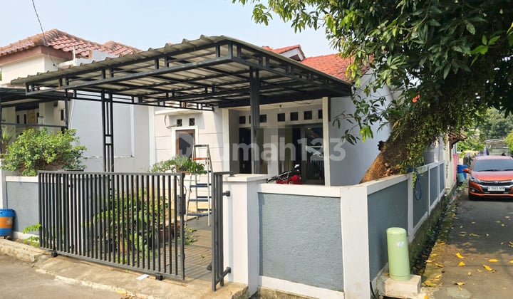 Translation: Sold Corner House in Duta Bintaro Tangerang SHM (Freehold Title)