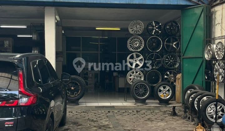 RUKO 2,5 LT SUPER STRATEGIS DI ARTERI KEBON JERUK, JAKARTA BARAT