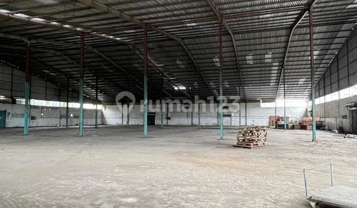 Gudang di Mainroad Mahar Martanegara Leuwi Gajah