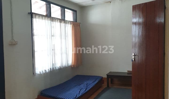 Rumah Cocok untuk Usaha Kost di Lingkungan Kampus Sayap Dago