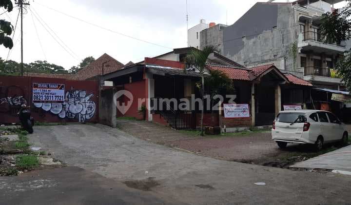 Rumah Tinggal di Jl.cihampelas (Main Road)Seberang Ciwalk Kurleb 100M Jaraknya