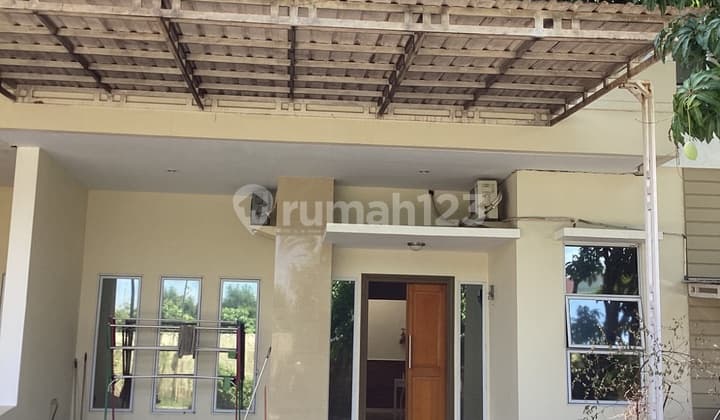 Rumah 2 Lantai Tengah Kota Dijual/Disewakan di Jl. Soekarno Hatta Pekanbaru