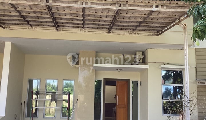 Rumah 2 Lantai Tengah Kota Dijual/Disewakan di Jl. Soekarno Hatta Pekanbaru