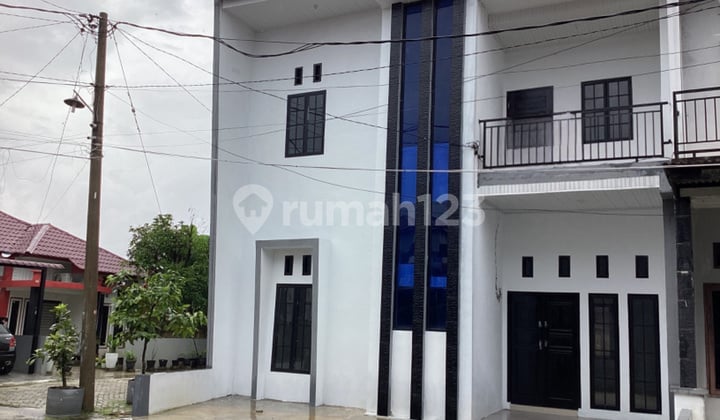 Rumah Minimalis 2 Lantai Full Geranit Dijual di Jl Parit Indah Pekanbaru