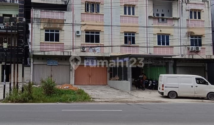 Ruko 3 Lantai Full Keramik Dijual di Jl Pemuda Ujung Tampan Pekanbaru
