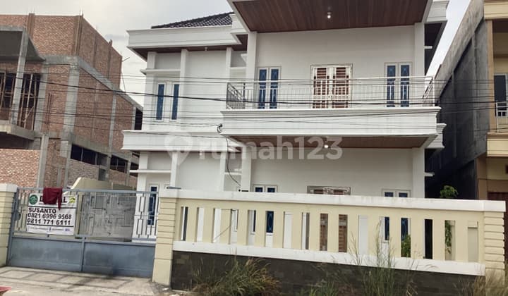 Rumah Mewah 2 Lantai Dijual di Jl, Akademik Pekanbaru
