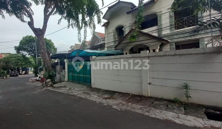 Dijual Rumah Bagus 2 Lantai+Basement SHM Di Tebet
