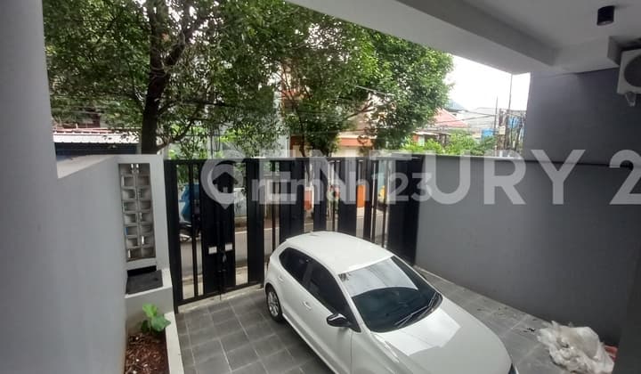 Rumah Luxury Strategis Akses Tol Dekat TB. Simatupang