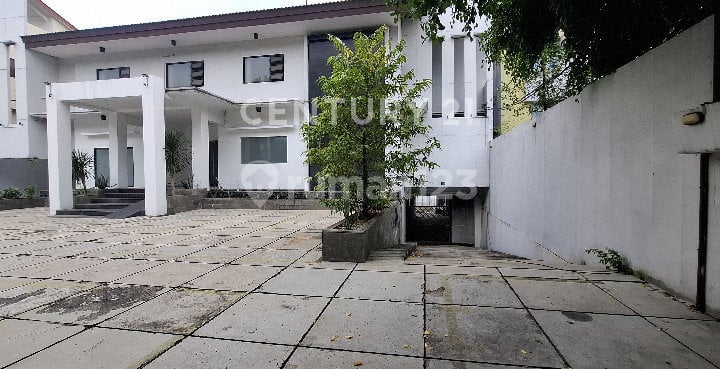 Premium 3½-Storey Building in Strategic Area Near SCBD, Kebayoran Baru, South Jakarta