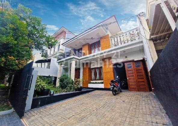 Rumah Mewah Pondok Indah 2 Lantai Lengkap Dengan Pool