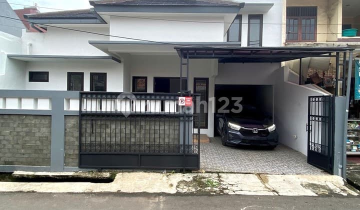 2-Story Ready-to-Occupy House in Kalibata, South Jakarta