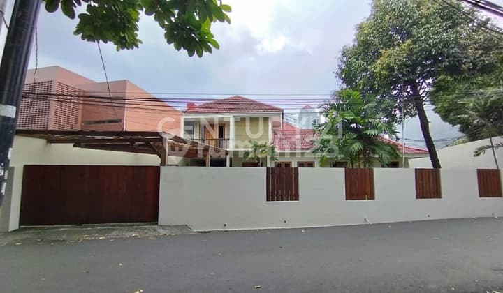 Rumah Di Menteng Dalam Lokasi Strategis Dekat Cbd Kuningan