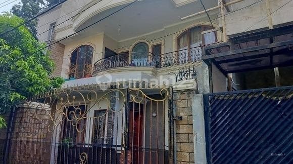 Dijual Rumah 2 Lantai Bagus Semi Furnished SHM di Sunter, Jakarta Utara