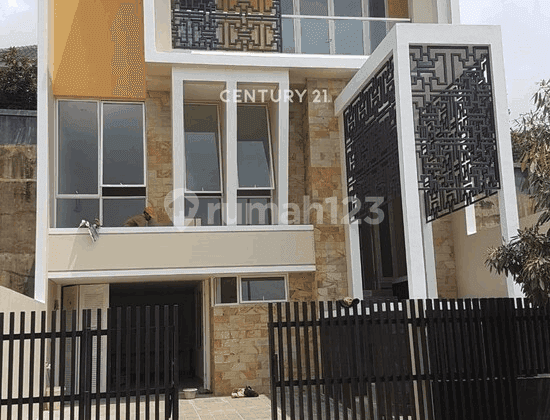 Strategic New House in Veteran, South Jakarta Near Toll Gate