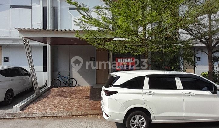 Rumah full renovasi di Riverside Waterpront City Lippo Cikarang