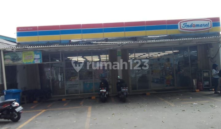 Toko dengan Halaman Parkir Luas di Munjul Cibubur Jakarta
