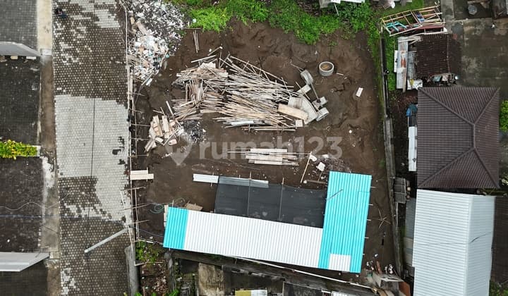 Villa Presale Dekat Pantai Kedungu, 2 Lantai – 2 Kamar, SHM