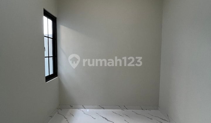 Rumah 2 Lantai Modern Klasik Dekat Stasiun Depok di Jl Tole Iskandar Depok