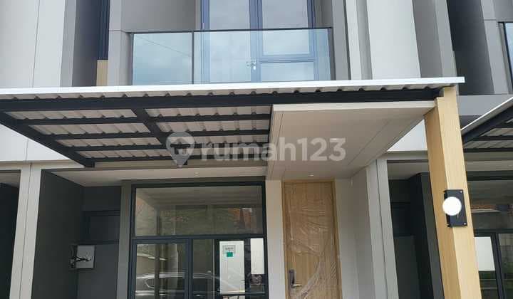 Disewakan Rumah Cantik dan Minimalis Siap Huni 3 Kamar Tidur 2 Lantai di Tanakayu BSD.