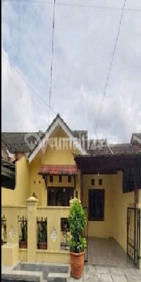 Sewa Rumah Vila Dago Toll..Bersih, Nyaman, Aman, Jalan Utama..Lingkungan Asri Sewa Rumah Vila Dago Toll..Bersih, Nyaman, Aman, Jalan Utama..Lingkungan Asri