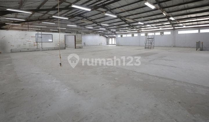 Warehouse For Sale in Sunter, Very Strategic Location