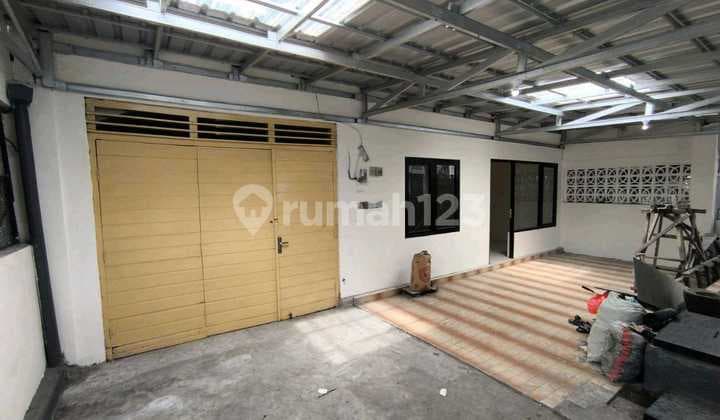 Rumah 2 Lantai Bagus SHM di Ploso Area Tambaksari