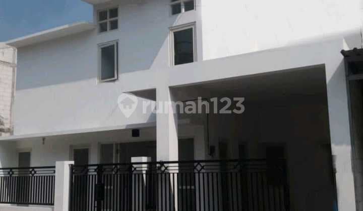 Rumah 2 Lantai Sudah Renovasi SHM di De Alamuda Residence