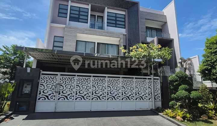 Nice 3-Storey Furnished House in Citraland North Emerald