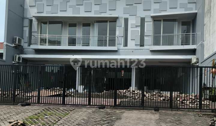 Gedung Komersial di Area Citraland Strategis untuk Segala Usaha