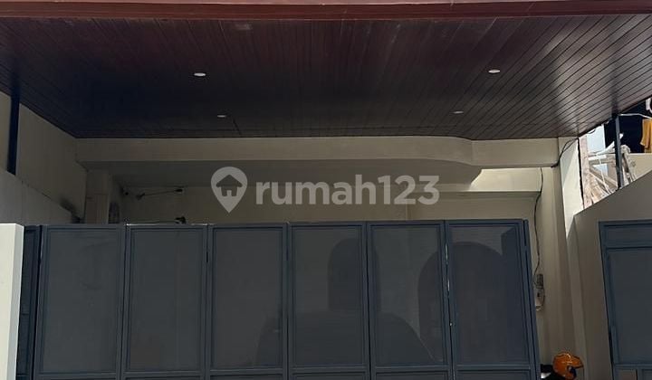 Rumah 2 Lantai Industrial Modern Minimalis Furnished di Mojoarum