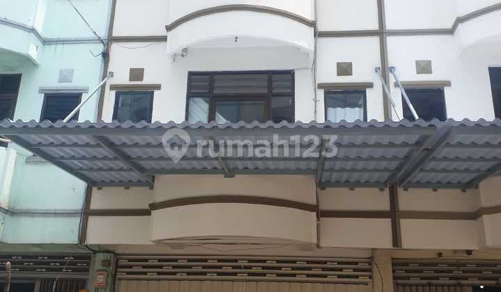 Ruko 3 Lantai Bagus SHM di Bunguran Lokasi Strategis