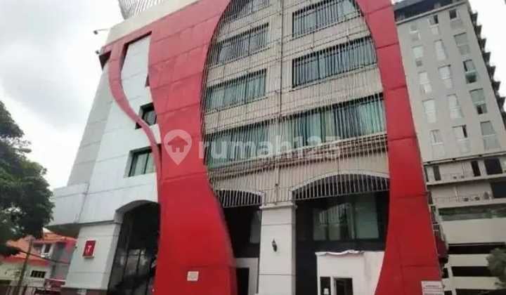 7-Storey Building with Good HGB in City Center, Large Parking Area