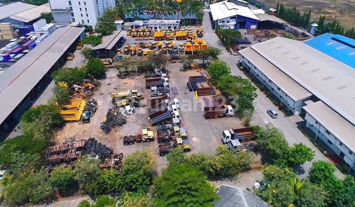 Building 6, warehouse on the ground floor in Cakung, East Jakarta.