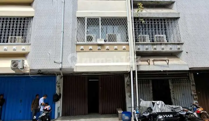 Karang Anyar 4-Story Shop House, Ready to Occupy.