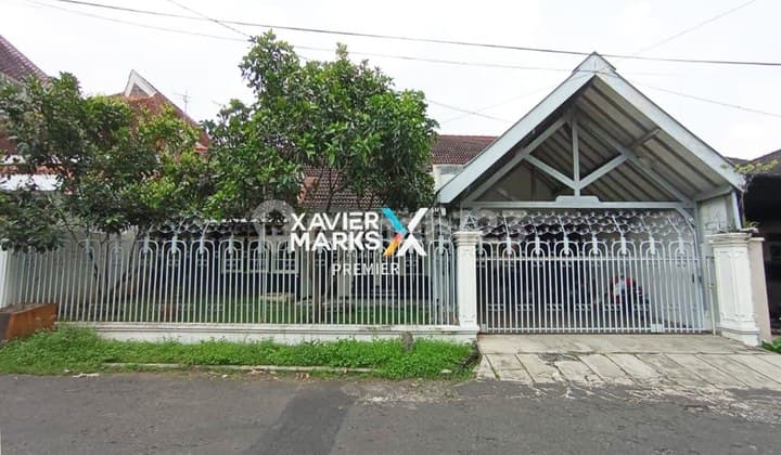 Rumah Klasik Terawat Siap Huni di Taman Dieng Malang