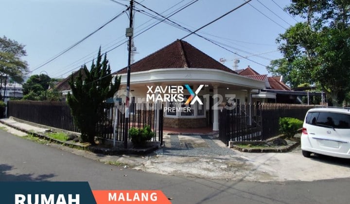 Rumah Klasik Hook Bangunan Terawat di Jl Sarangan Malang