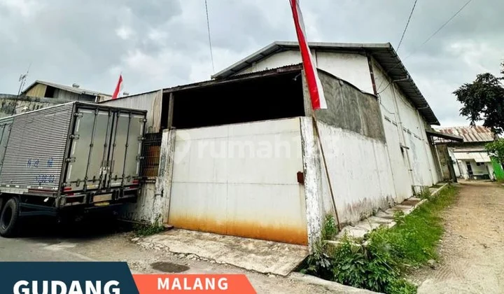 Gudang Dekat Poros Jalan di Gadang Sukun Malang Gudang Dekat Poros Jalan di Gadang Sukun Malang