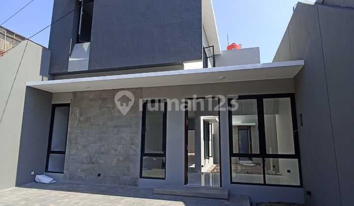 Dijual Rumah Baru 2 Lantai Lokasi Strategis Dekat dengan Jalan Tol dan Pusat Kota