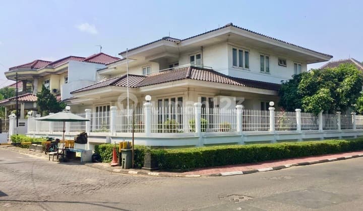 Dijual Rumah Mewah Hook Full Furnished Di Bintaro Sektor 3