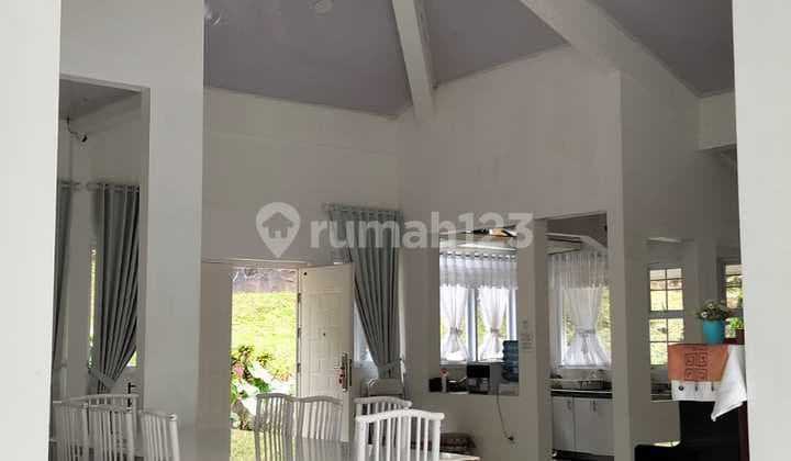 Villa Asri 1600 m2 in Megamendung, Tranquil Atmosphere, Fully Furnished!